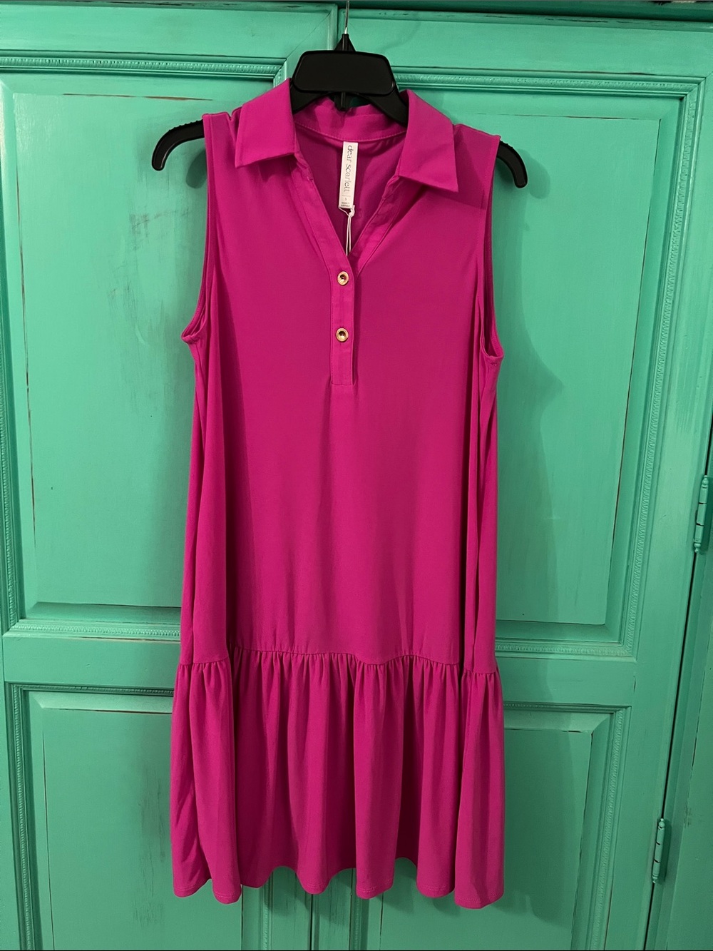 Dear Scarlett Resort Sleeveless Collared Resort Wear Dress in Bright Fuchsia